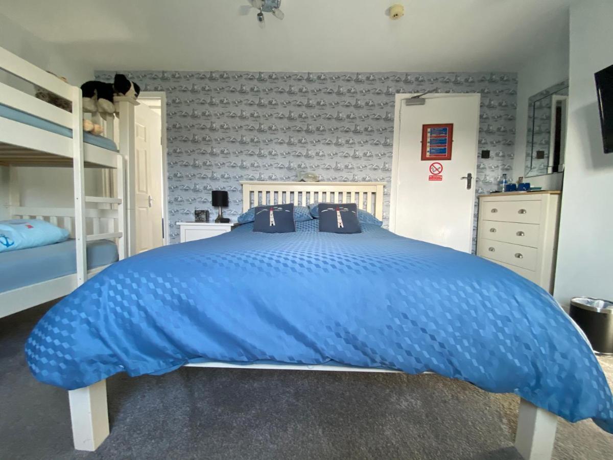 Waterside Guesthouse Димчърч Екстериор снимка