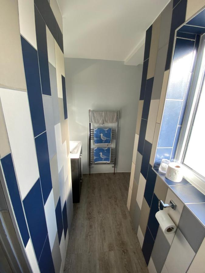 Waterside Guesthouse Димчърч Екстериор снимка